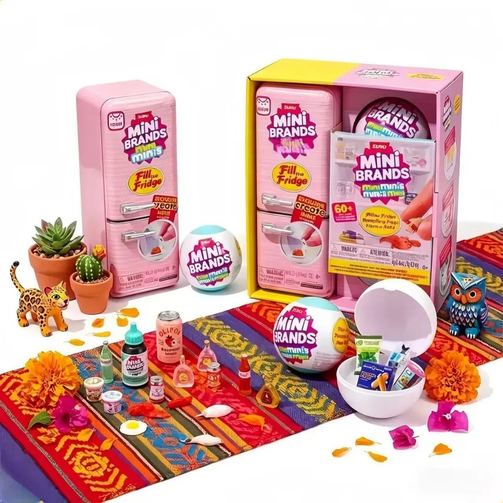 Kit Mini Geladeira Mini Brands + 2 Bolas Mini Surpresas Rosa ou Azul Tipo Zuru Mini brands