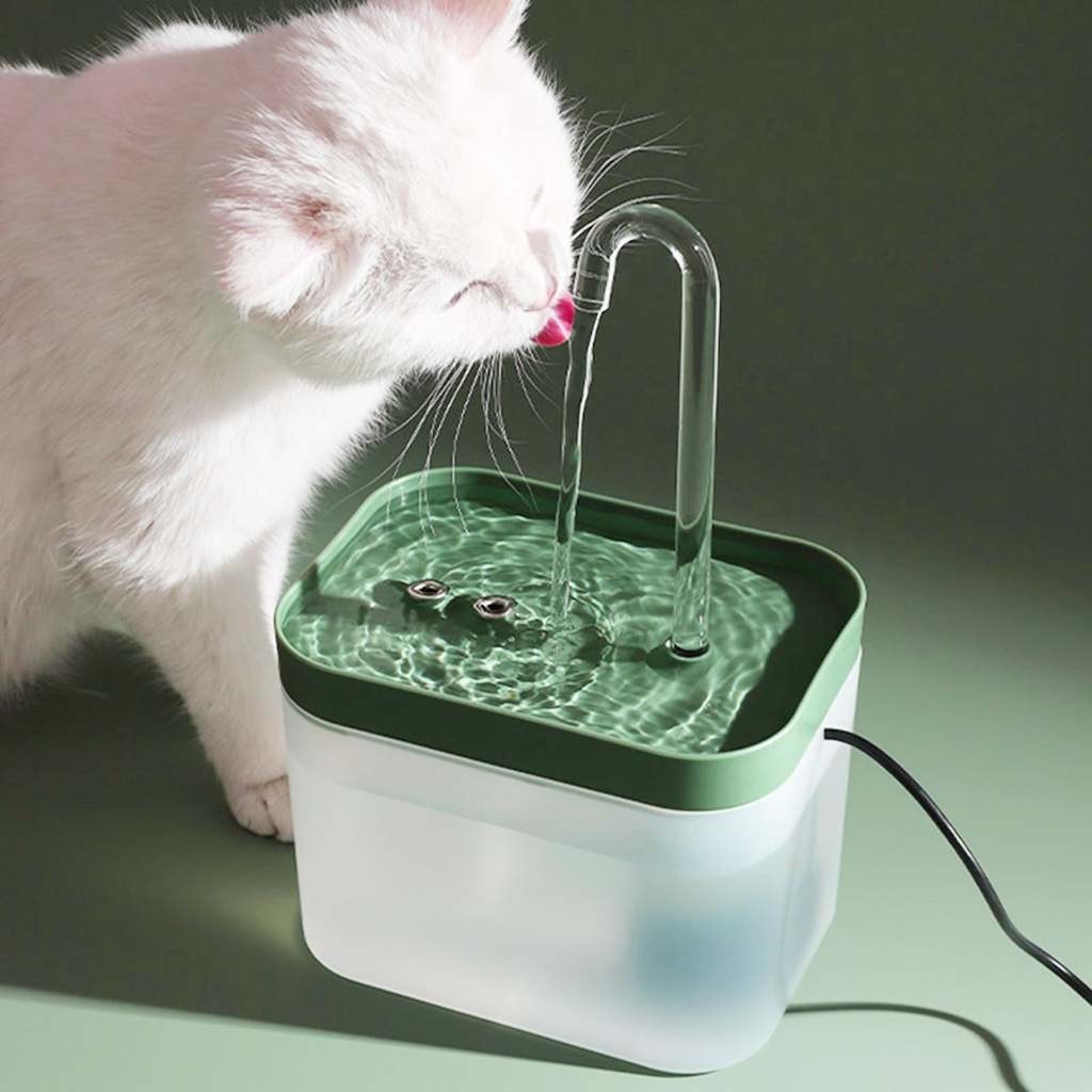 MIW Bebedouro Fonte de Água Elevado Automático Com Filtro 3 Estágios Para Pet Cachorro Gato 1.5 Litros